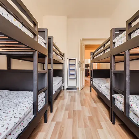 Hostel Mirak *